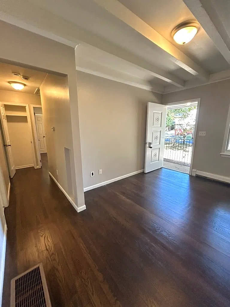 725 Green Valley Rd — Photo 4