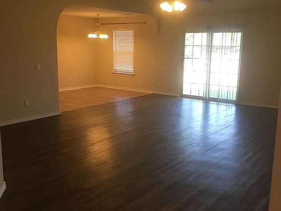 5th image of 6117 S 39th St