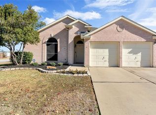 7501 Fossil Hill Dr, Arlington, TX 76002