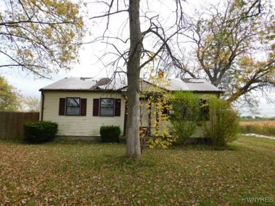 6165 Raymond Rd, Lockport, NY, 14094
