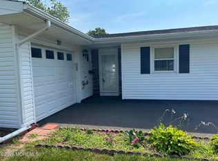 10 Robinson Road, Brick, NJ 08724