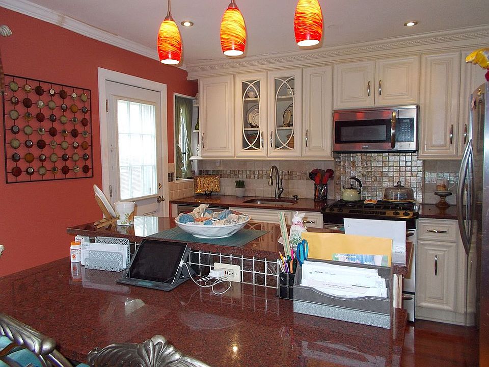1st image of 221-08 Manor Rd #D