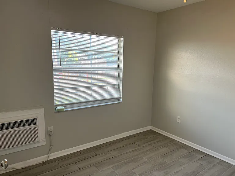 108 W Ball St #5 — Photo 8