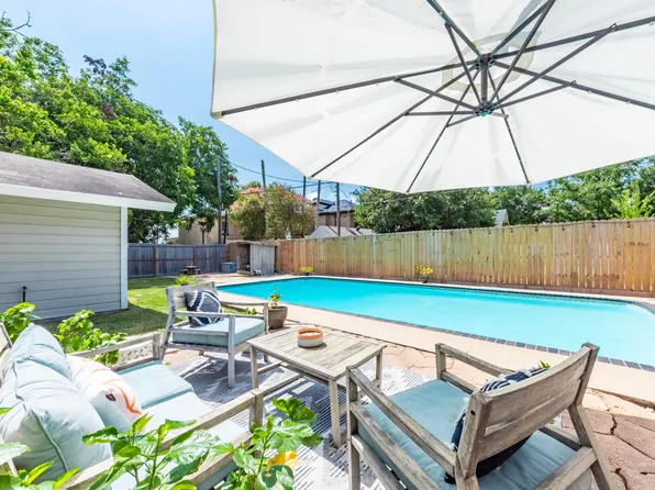 11 10th Ave N, Texas City, TX 77590