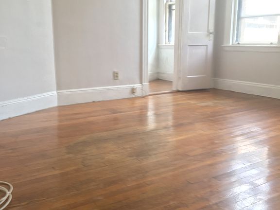 5th image of 28 Sidlaw Rd APT 6