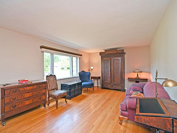 4th image of 5781 Wielert Ave