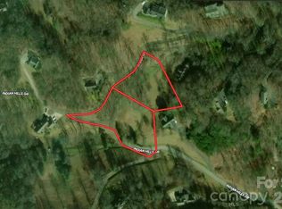 18 Indian Hills Dr, Whittier, NC 28789