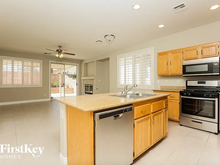 7671 Almond Blossom Ct — Photo 6