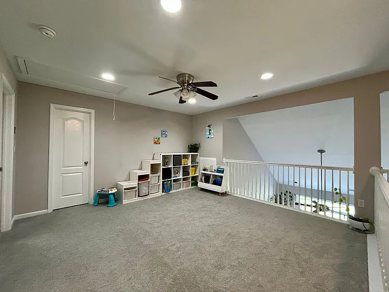 2113 Livingston St — Photo 16