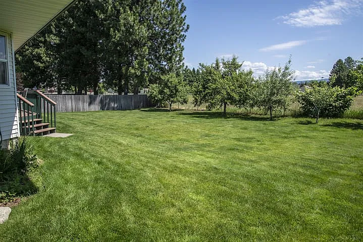 8868 N Huntington Ct — Photo 5