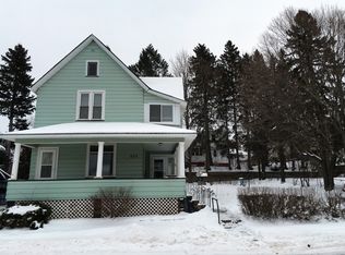 826 N Pine St, Ishpeming, MI 49849