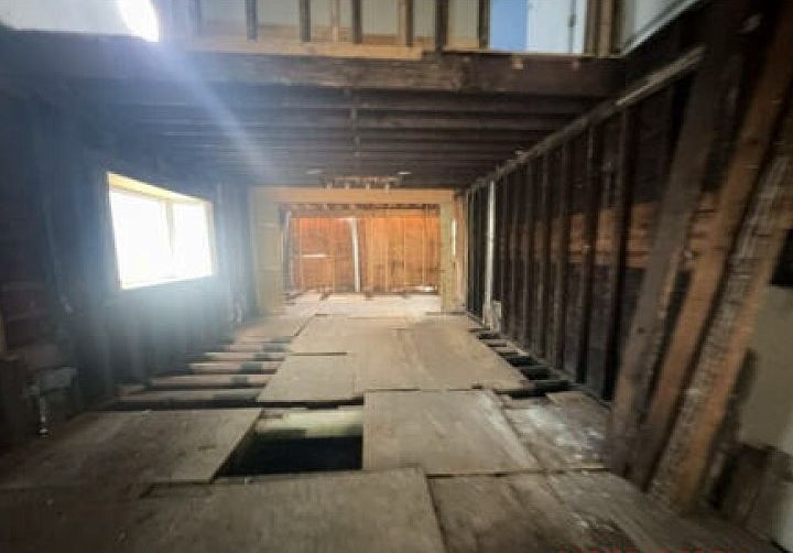 2nd image of 1817 S Canal St