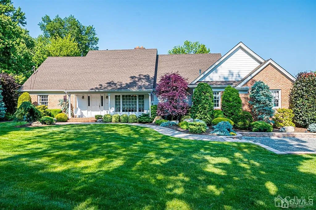 1847 Woodland Ave photo 1