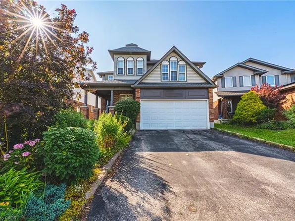 140 Country Club Dr, Cambridge, ON N1T 2B6