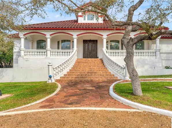 22016 Las Cimas Dr, San Antonio, TX 78266