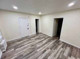 43 W 54th St APT 2, Bayonne, NJ 07002