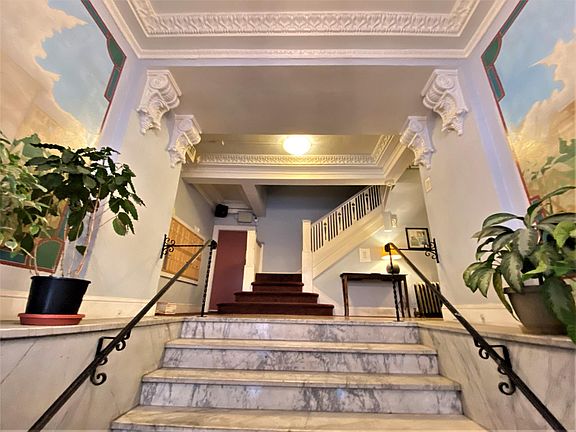 3rd image of 360 Hyde St APT 407