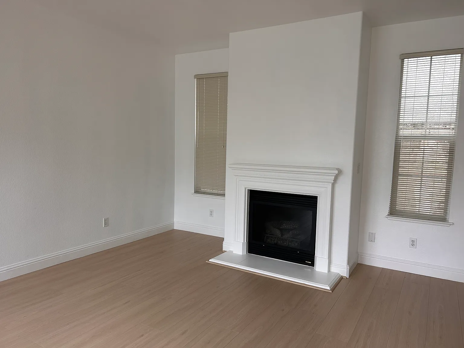1197 Cherrybrooke Cmns — Photo 1