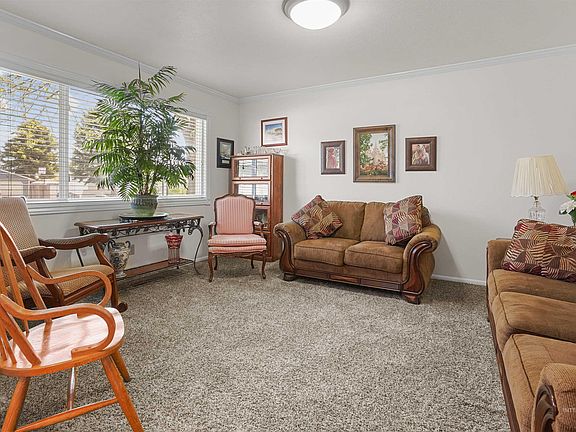 2nd image of 2834 Fairmont Dr