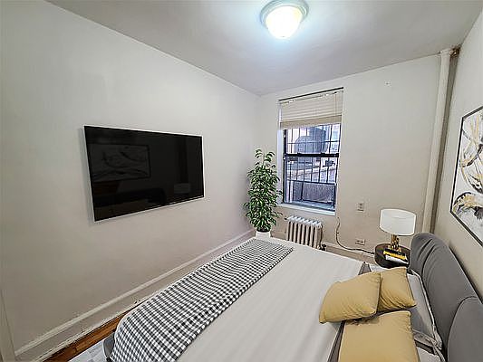 3rd image of 341 1st Ave #2RF