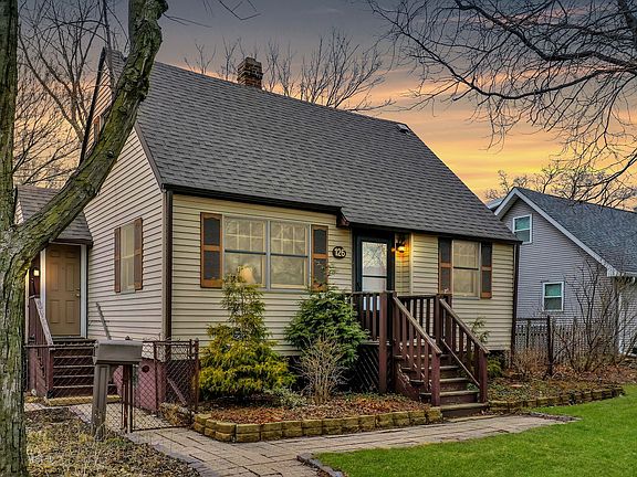 3rd image of 126 Dodd Ave