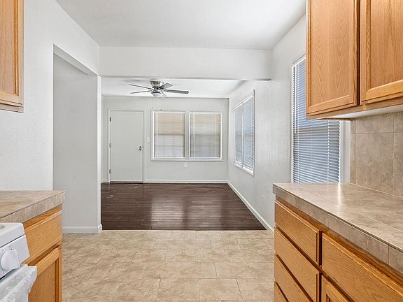 5th image of 2551 Holly Dr
