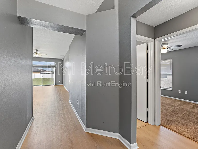 1010 Summer Breeze Dr — Photo 19