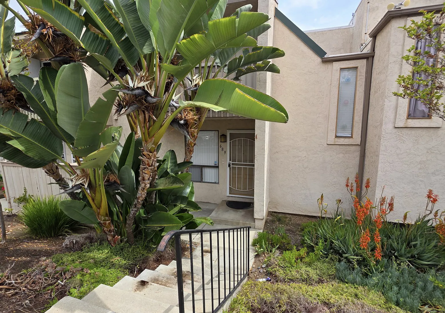 2 bed, 1.5 bath, 1225 sqft, $3,000 — Photo 2