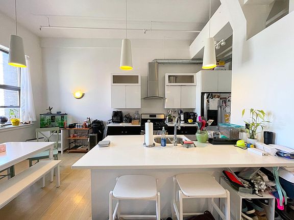 5th image of 726 Market St Unit 804