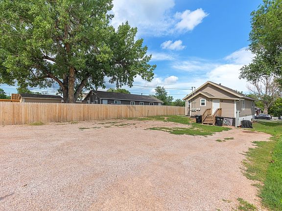 3rd image of 811 Willsie Ave #2