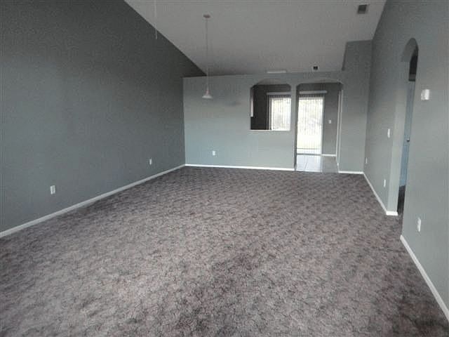 1st image of 14 Buttonwood Ln
