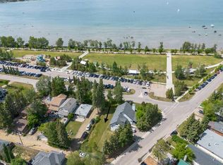 4003 Lakeshore Dr, Sylvan Lake, AB T4S 1B3