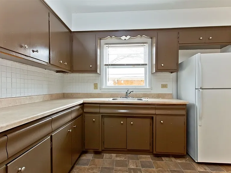 464 Gordon — Photo 13