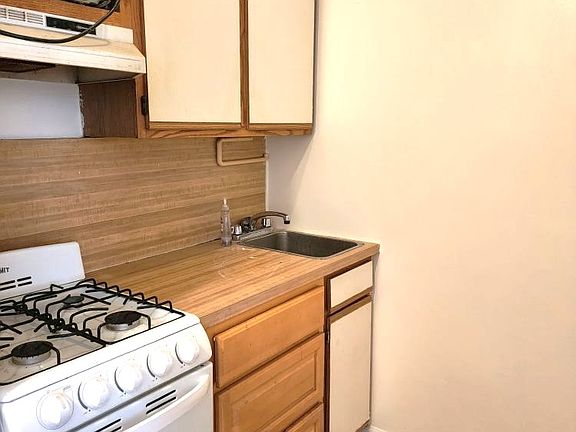 5th image of 120 W 73rd St APT 4A
