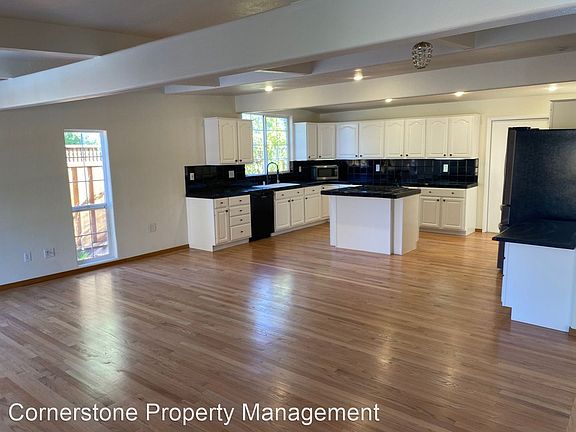 4th image of 1043 Valley Forge Dr