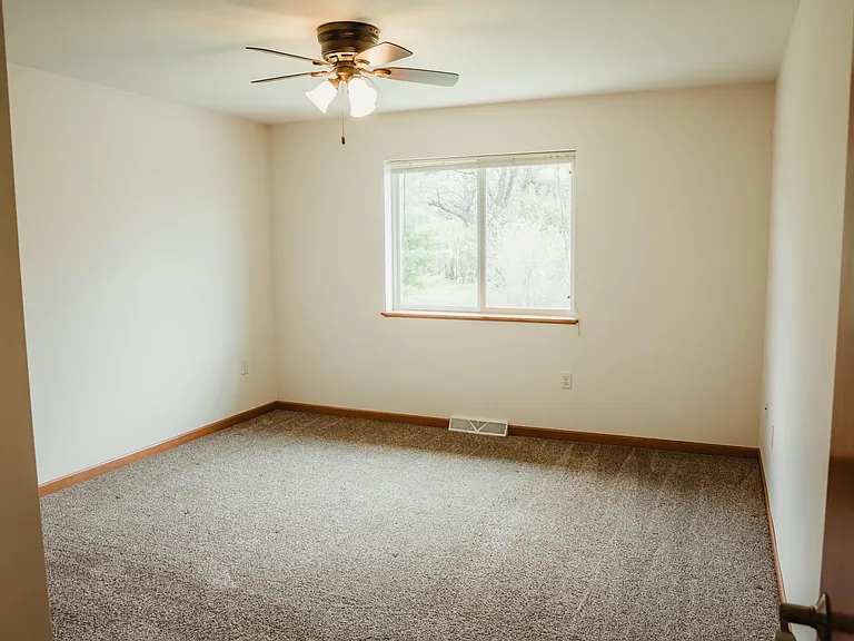 828 Oregon Parks Ave — Photo 11