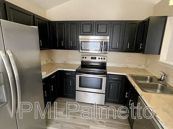 5th image of 221 Whixley Ln