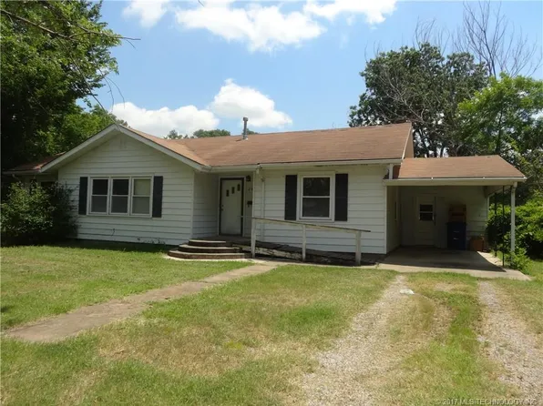 241 S Willow St, Nowata, OK 74048