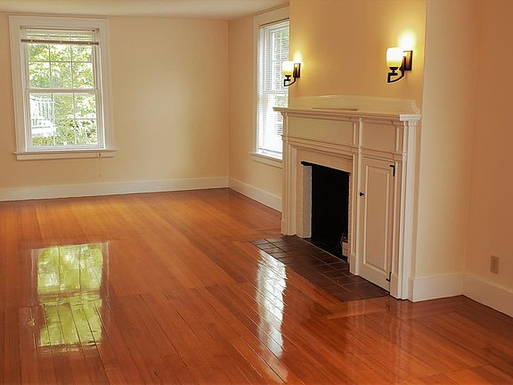 5th image of 155 Longwood Ave #2