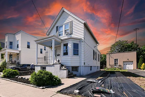 241 Maple St Photo 1