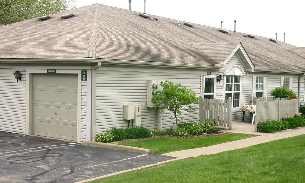 Ashberry Village Apartments — Photo 2