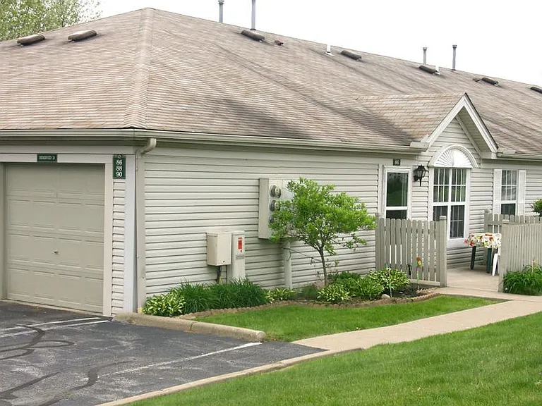 Ashberry Village Apartments — Photo 2