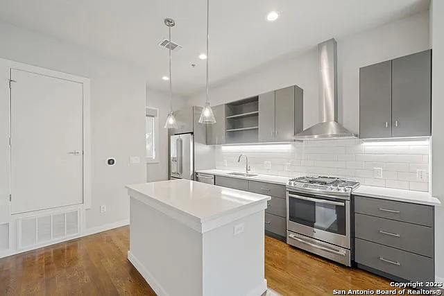1136 E Euclid Ave — Photo 8