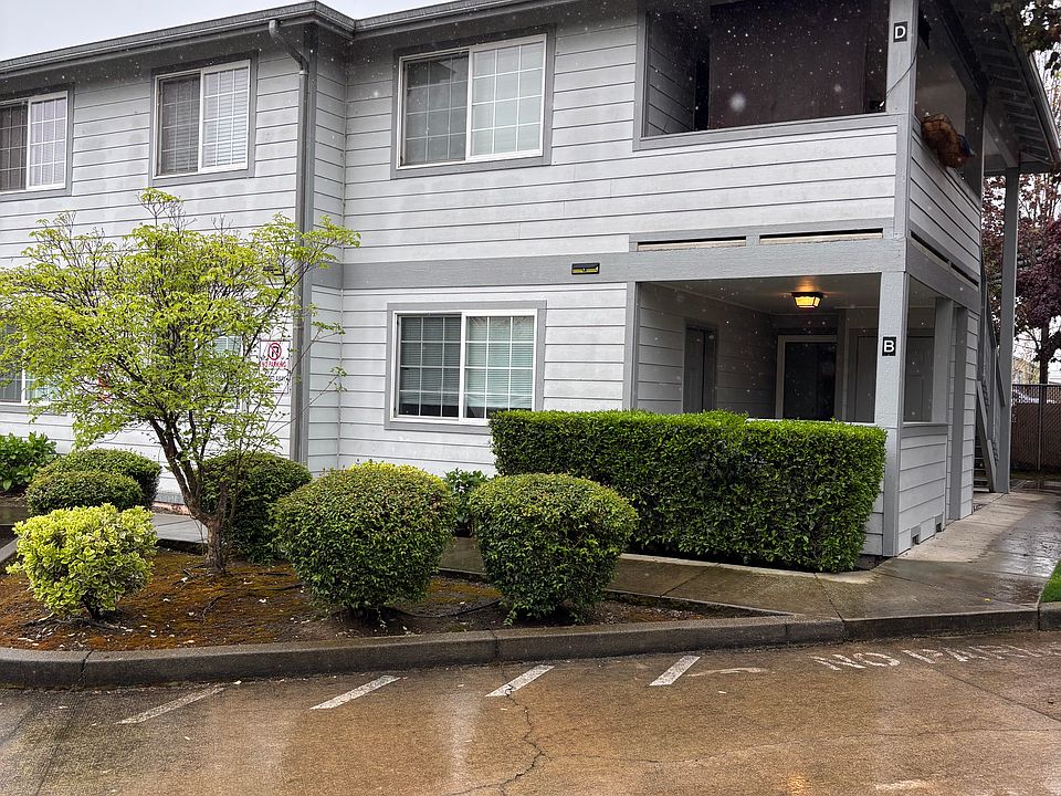 1st image of 130 Bayberry Dr #B