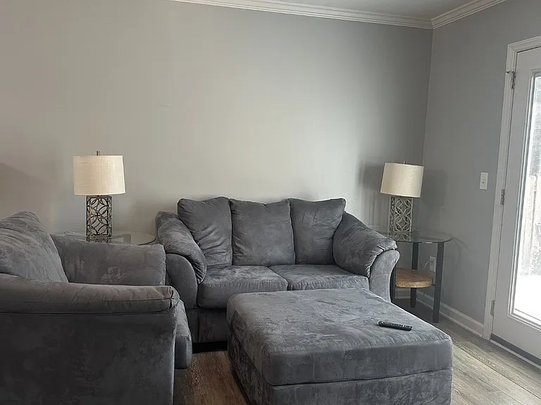 126 Lullwater Dr #B — Photo 8