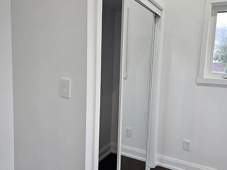 924 Danforth Ave #2 — Photo 14