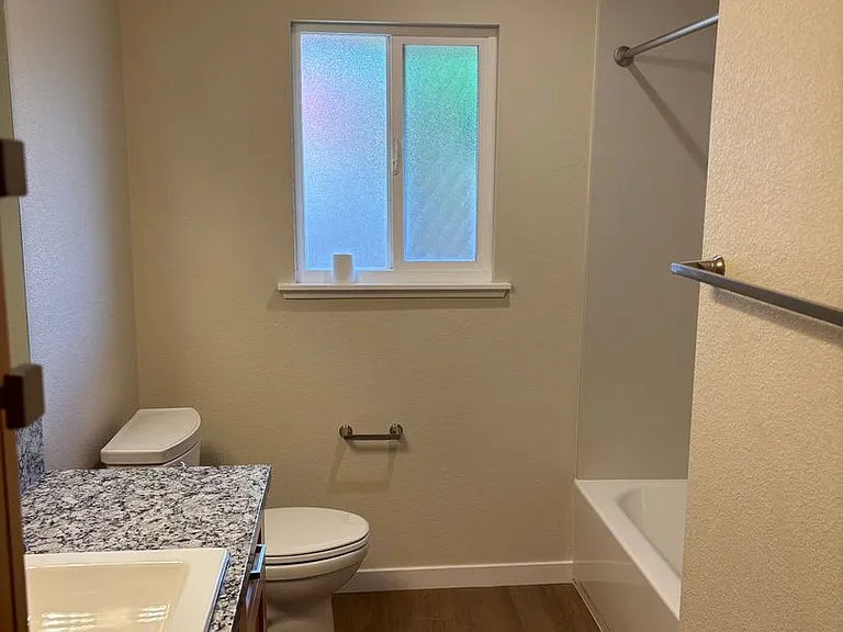 1182 Franklin Ave — Photo 8