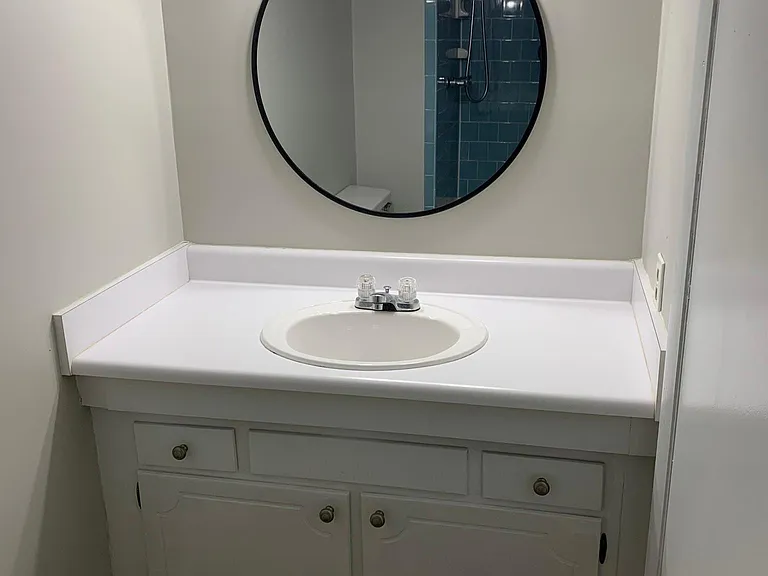 1100 Clarendon St #204 — Photo 13