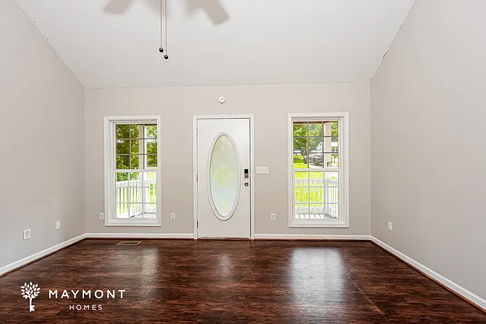 3 bed, 2.0 bath, 1232 sqft, $1,595 — Photo 3