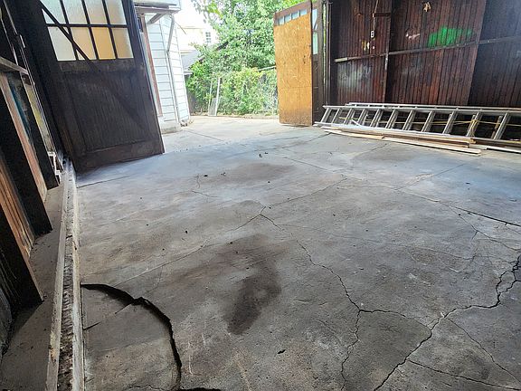 4th image of 512 Rolling Mill Ave